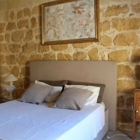 Tonella Bed & Breakfast *